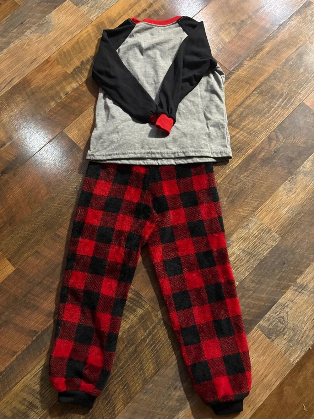 Kids winter Christmas Holiday Pajamas Beary Sleepy red Bufallo plaid size 4/5